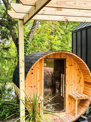 Relaxing Nordic Tiny Guest House + Sauna by Twin Falls