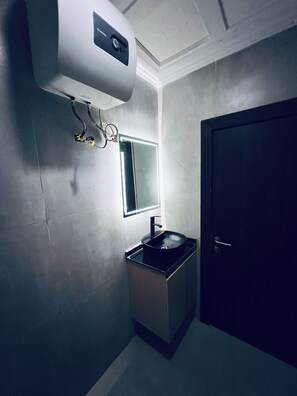 Bathroom - Luxury 2Bedroom 2Bathroom  Wuse 2 - 247 Power Free Wi-Fi (Abuja)