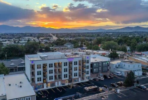 King Suite with Twin Loft – Family & Pet Friendly