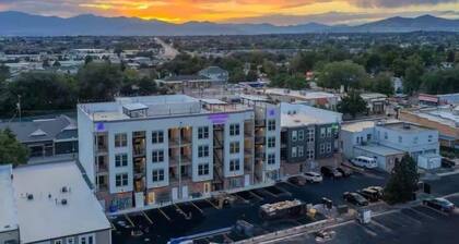 King Suite with Twin Loft – Family & Pet Friendly