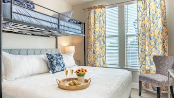 1 dormitorio, tabla de planchar con plancha, cuna de viaje y wifi