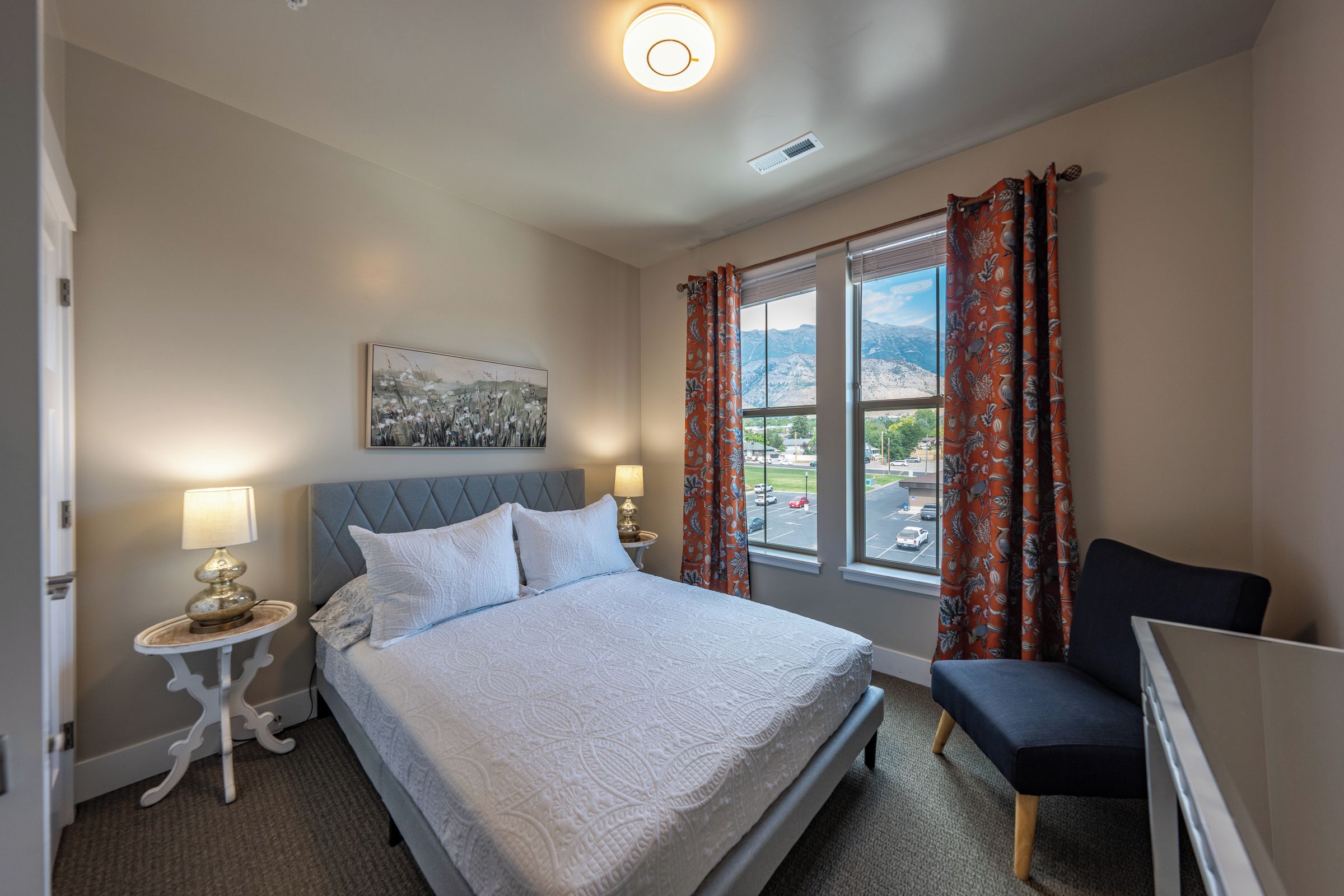 3 bedrooms, iron/ironing board, WiFi (free), bed sheets