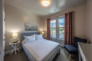 Unclassified image, 3 of 12, button - Upscale 3BR Retreat-Spacious Living - Waffles too! (Pleasant Grove)