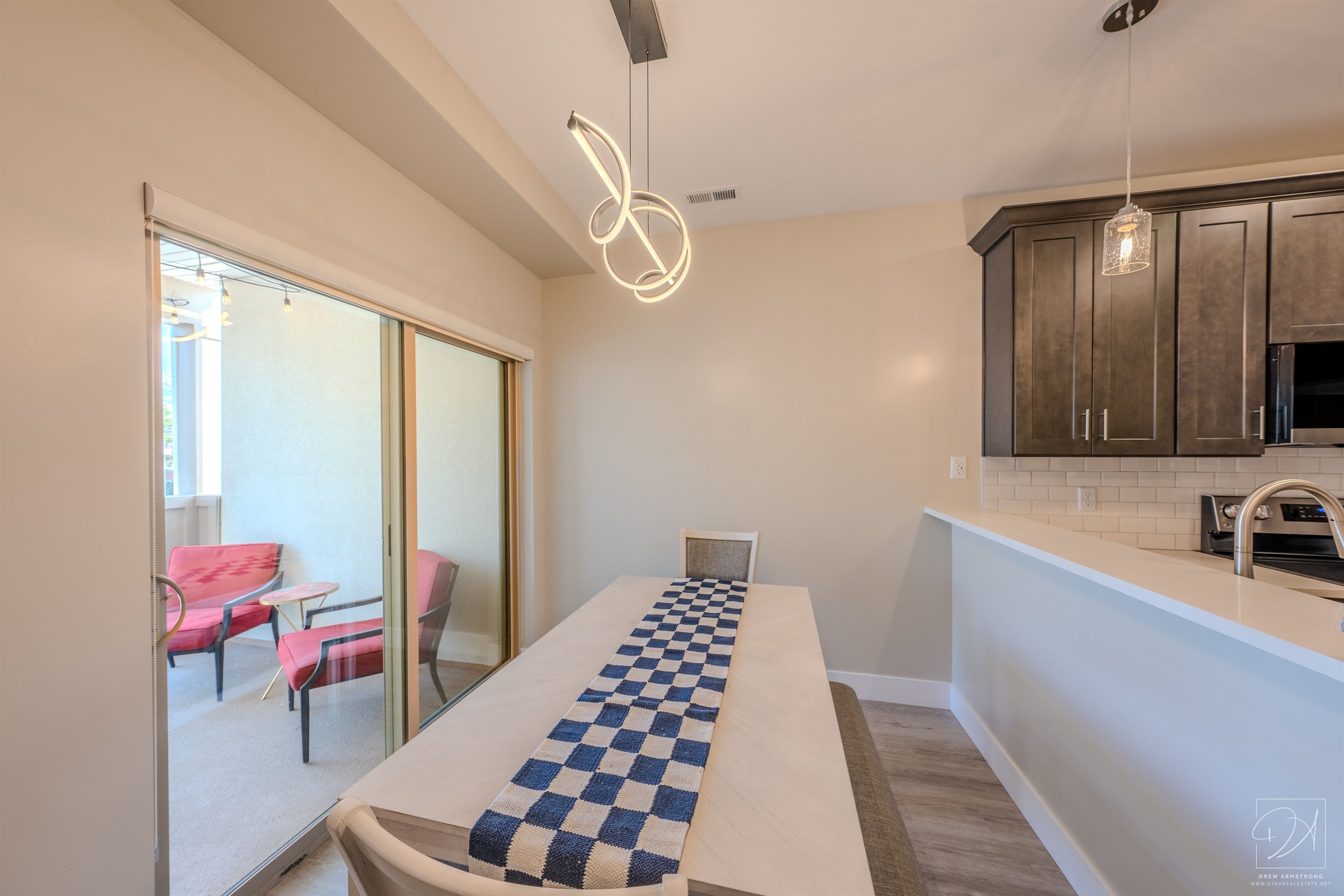 Dining table next to the kitchen