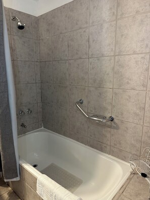 Hair dryer, bidet, towels, soap - Lake, Views And Chill (San Carlos de Bariloche)