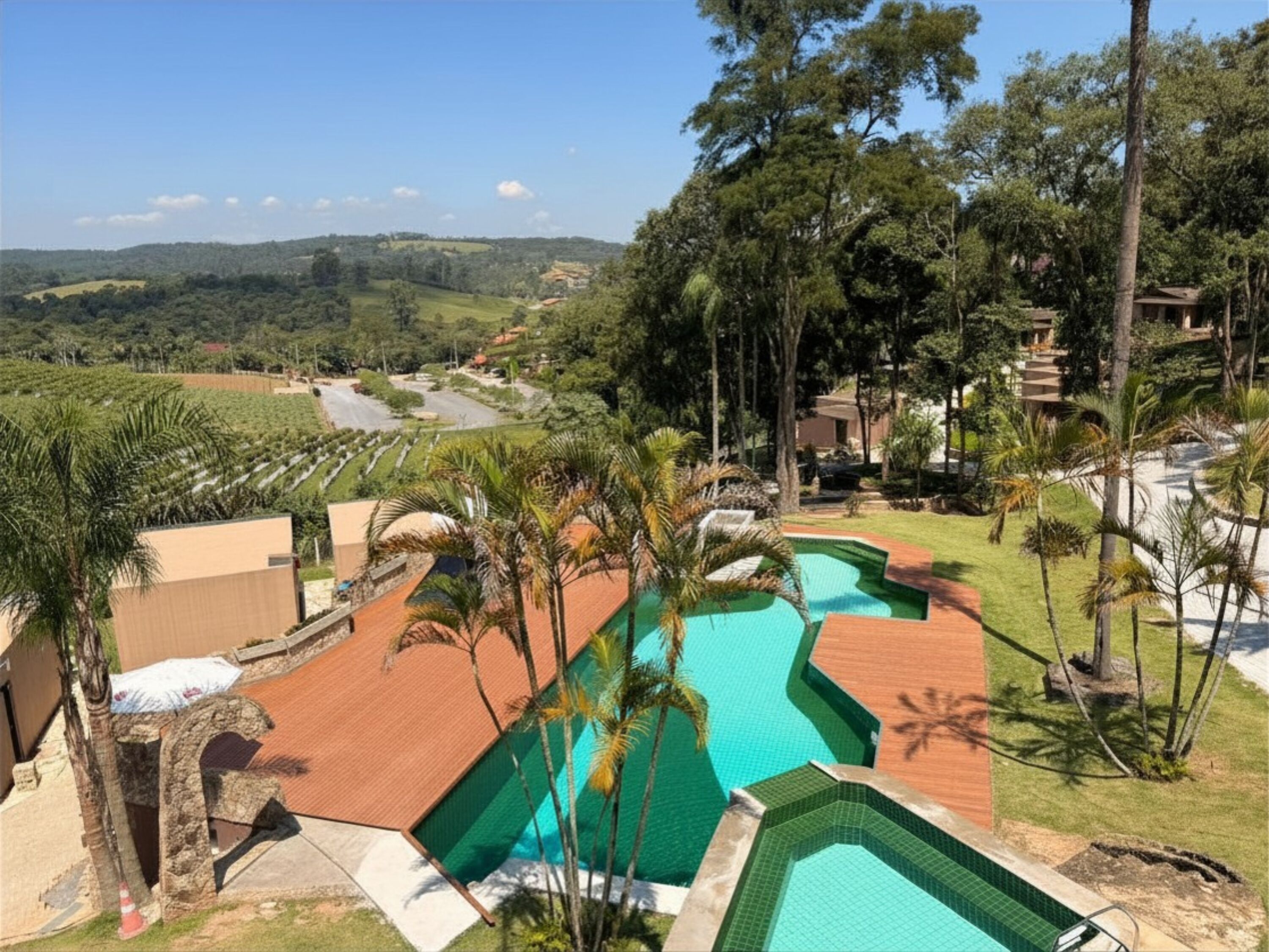 2 outdoor pools