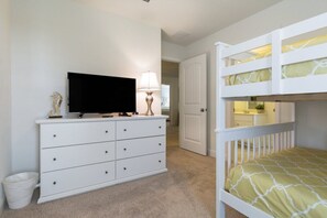6 bedrooms, iron/ironing board, travel cot, free WiFi - Sunset breeze villa, 6BD, lake, pool, spa & grill (Davenport)