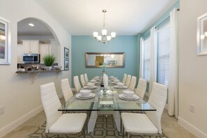 Dining - Sunset breeze villa, 6BD, lake, pool, spa & grill (Davenport)