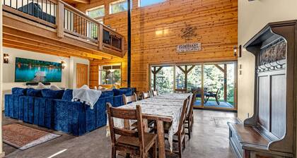 Charming 3 bedroom house with a Kids Bunk House
In the Mountains in Florissant