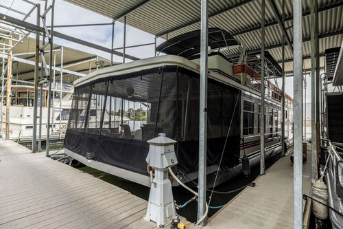 New Listing-Volunteer Hideaway Houseboat -Walk to UT Sports and Dwntwn Knoxville