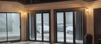 Room-luxurious B&B Experience in East Lo