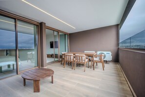 Dining - One-bedroom apartment with pool and panoramic views of the Douro River (Vila Nova de Gaia)