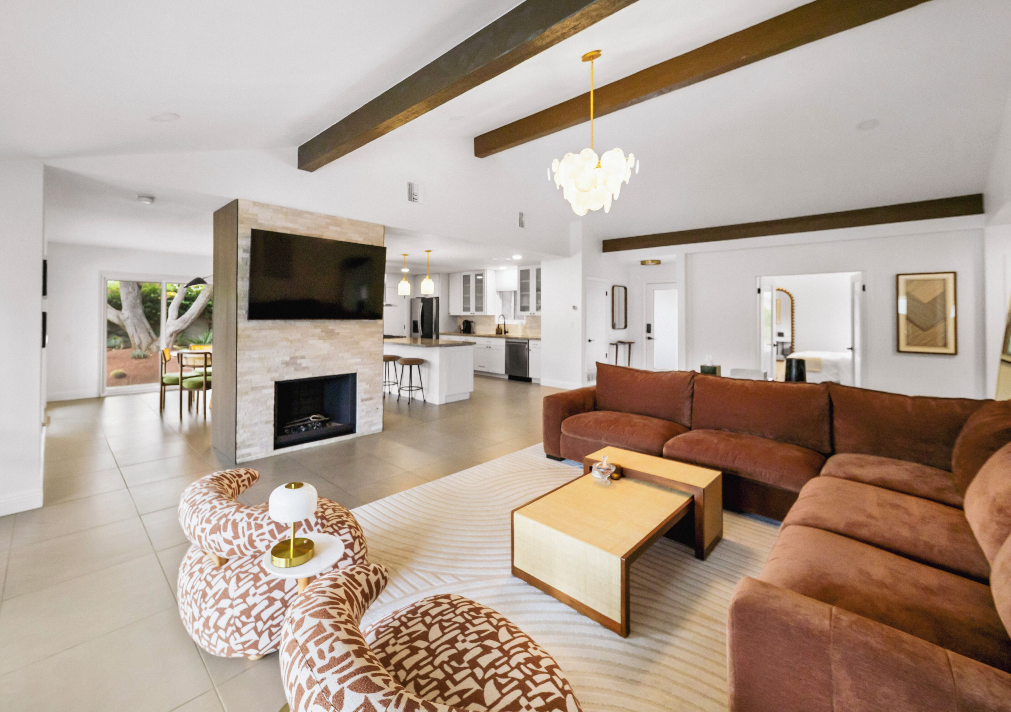TV, fireplace