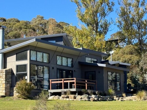 Elske Chalet | Crakenback Resort | Grassy outlook