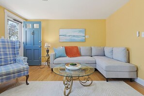 TV, fireplace - Salt Air Cottage Minutes to Menauhant Beach - Dog Friendly (Falmouth)