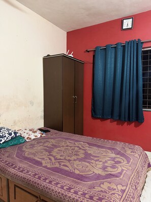 Room - Srinivas (Pune)