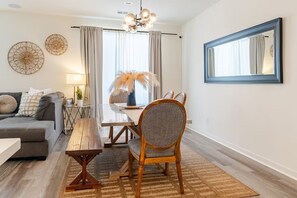 Dining - Renovated 4BR Home Close to The BLVD, Poppy Fields & AV Hospital. (Lancaster)