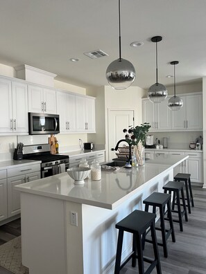 Private kitchen - Beautiful Home In Lancaster Close to BLVD AV & Hospital. (Lancaster)