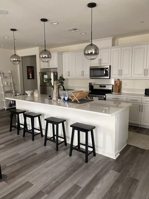 Private kitchen - Beautiful Home In Lancaster Close to BLVD AV & Hospital. (Lancaster)