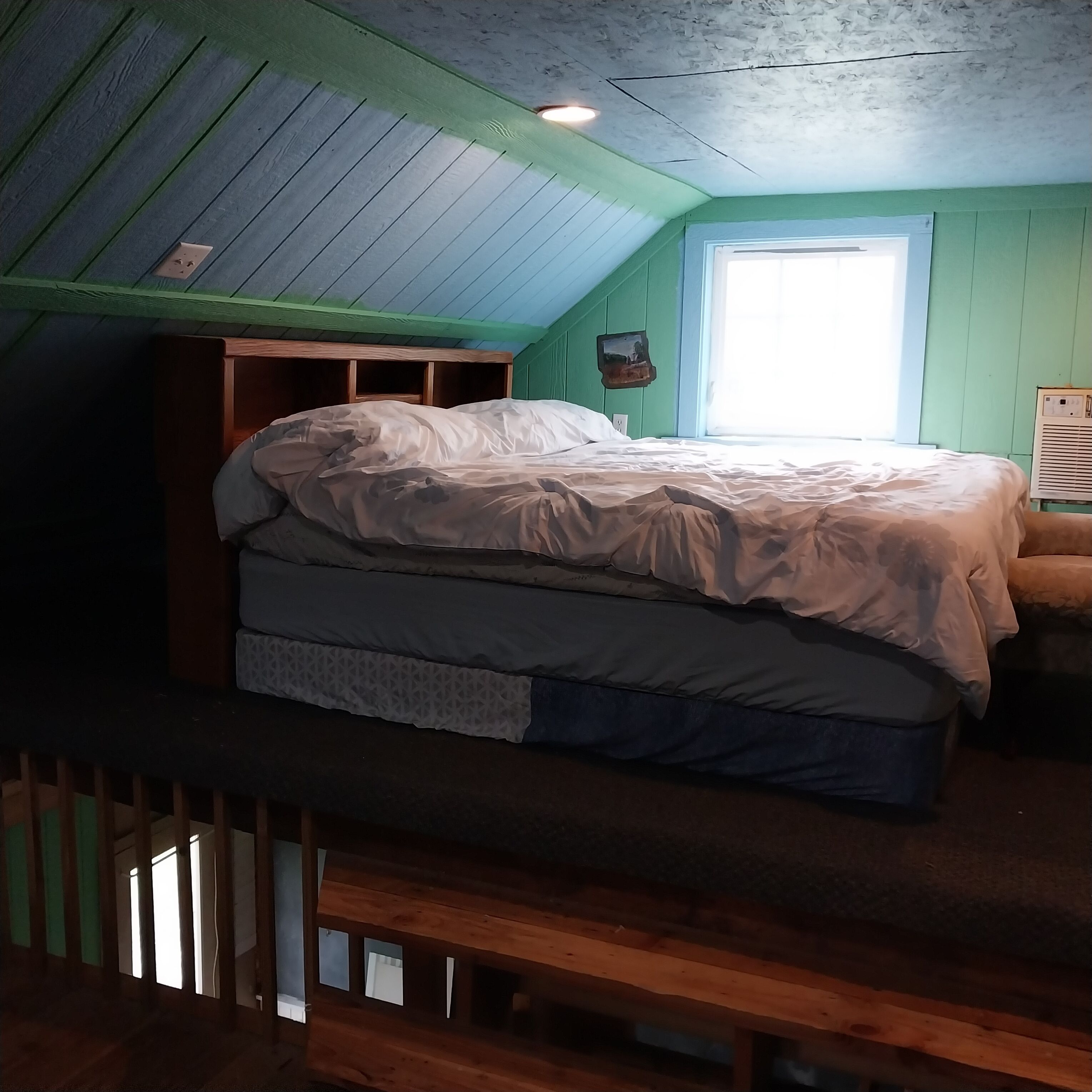 1 bedroom, bed sheets