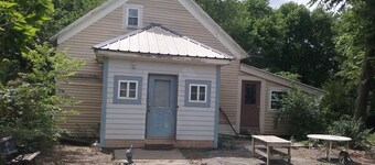 Historic 150 year old renovated schoolhouse 1-bedroom in Drexel with AC