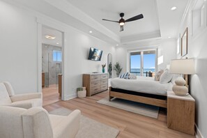 7 slaapkamers, een strijkplank/strijkijzer, reisbedje, wifi