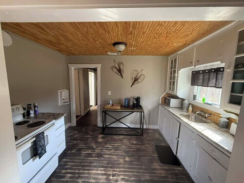 3-bedroom house in the heart of catfish capital.