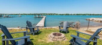 Little River Retreat - RIVERFRONT LIVING - Sleeps 8