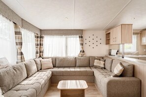 Living room - Modern Holiday Park Home for 4 (Kinrooi)