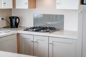 Private kitchen - Modern Holiday Park Home for 4 (Kinrooi)