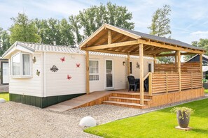 Terrace/patio - Modern Holiday Park Home for 4 (Kinrooi)