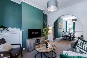 House - Stylish 2-bed House in Crewe Perfect for Business (Crewe)