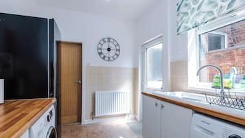2 bedrooms, Internet