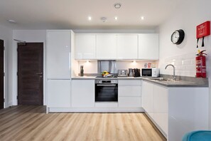 House - Pristine Flat Ideal for Small Groups Sleeps 4 (Manchester)