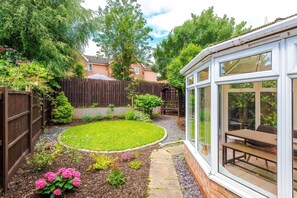House | 3 bedrooms - NEW Stunning Home Ideal for Groups Free Parking (Chester)