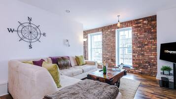 House | 2 bedrooms, desk, soundproofing