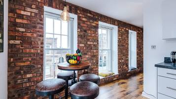 House | 2 bedrooms, desk, soundproofing