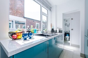 House - Gorgeous 3-bed Home Amazing Location Sleeps 7 (Nantwich)