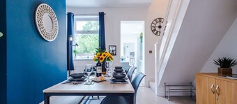 Gorgeous 3-bed Home Amazing Location Sleeps 7