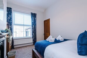 House | 2 bedrooms - NEW Spacious Stylish Home City Centre Sleep 4 (Chester)