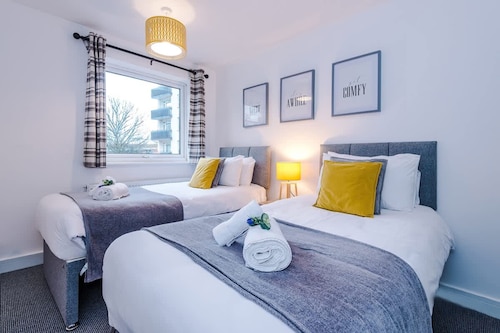 Spacious House Incredible Location Free Parking