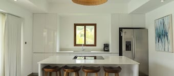 Modern Villa for 7 With Direct Pool Acces
