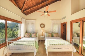 House - Amazing Villa With Brkfst Included at Puerto Bahia (Samaná)