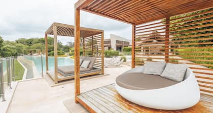 Tropical Villa w Pool Dock Access