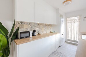 Interior - Rustic Escape by Fidalsa (Ibi)