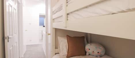 4 bedrooms, free WiFi, individually decorated, individually furnished