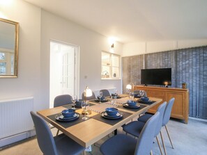 Dining - Beau Jardin (Telford)