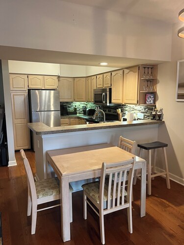 Condo on 9th Hole of Longleaf Golf Club -- Up to 7 guests -- Whirlpool Tub !!