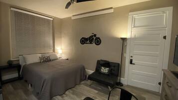 Iron/ironing board, free WiFi, bed sheets