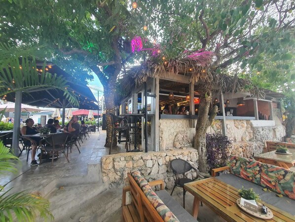 Outdoor dining - Vrbo Property (Bayahíbe)